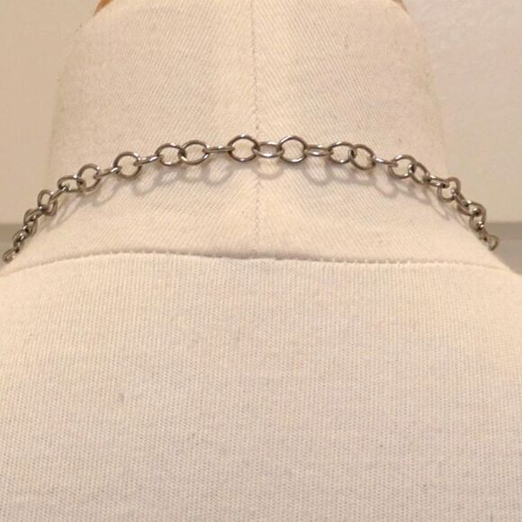 $5 Item! EUC Y2K Chain Necklace with Circle and Bar Clasp and Hammered Tag - Picture 3 of 6